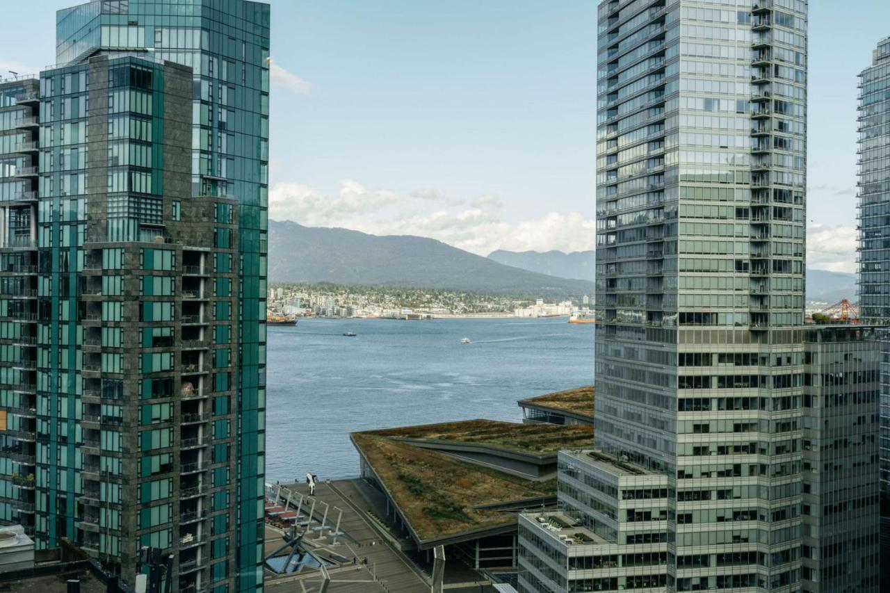 Vancouver Marriott Pinnacle Downtown Hotel Exterior photo